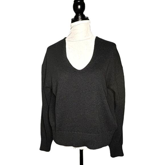 Velvet by Graham & Spencer V-Neck Oversized Sweater Black Size Small - Picture 1 of 9